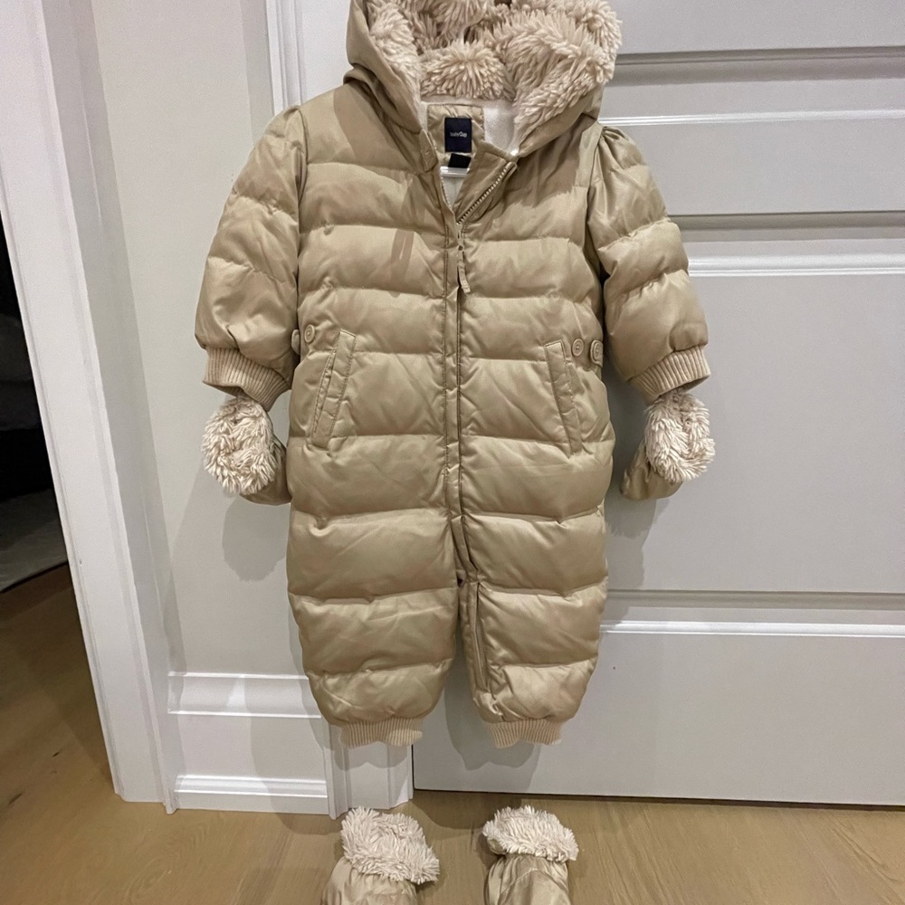 Gap Baby ColdControl Max Size 12-18 months 1 piece down snowsuit